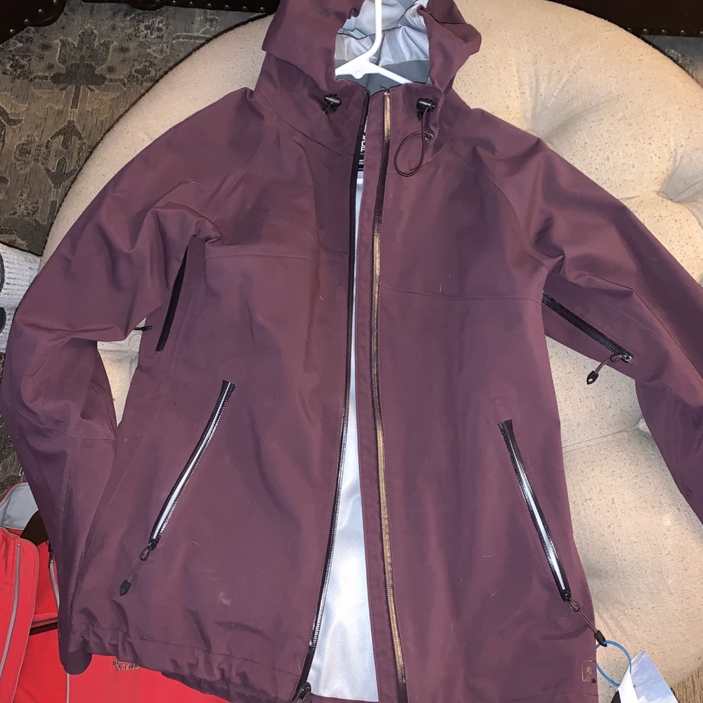 Rain jacket/wind breaker